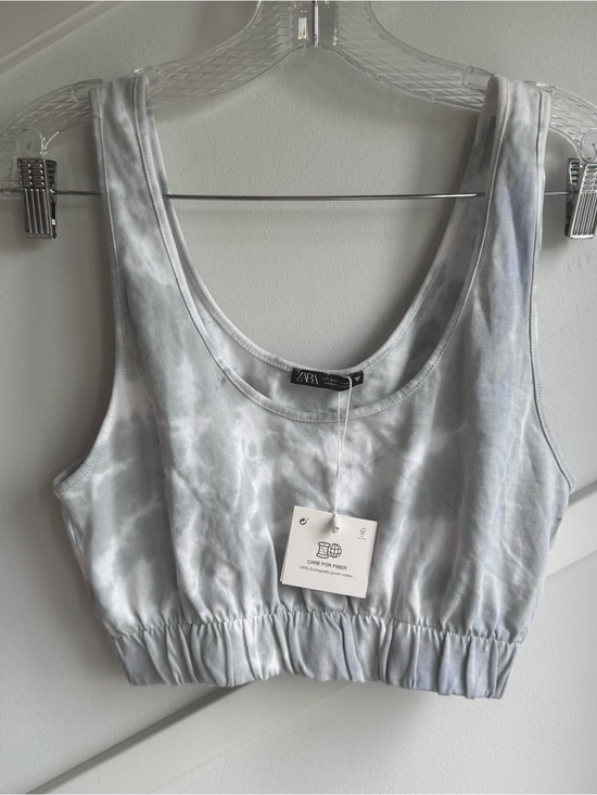 Zara Tops - Zara Light Gray Tie-Dye Crop Tank size M